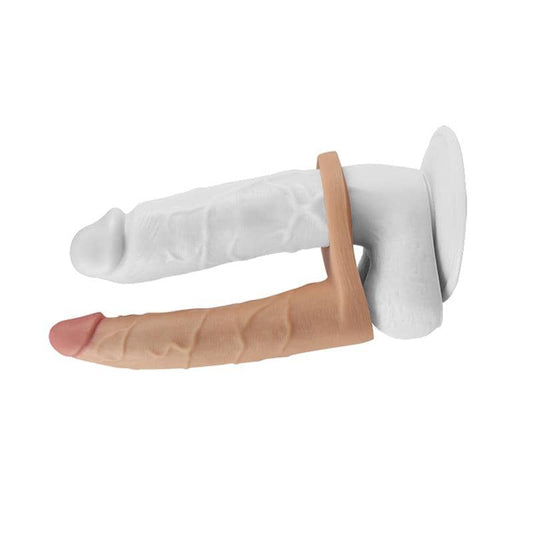 Descubre la emoción de la doble estimulación y lleva la intimidad a un nivel completamente nuevo con nuestro anillo para pene con dildo.