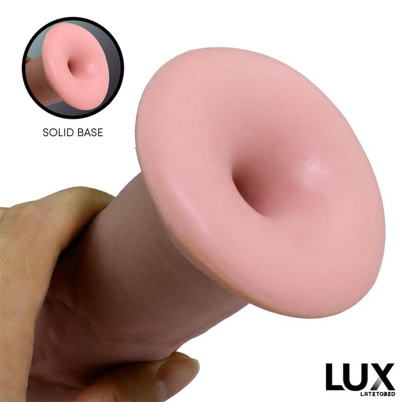 Los dildos Lux Triple Densidad presumen de un realismo extraordinario.