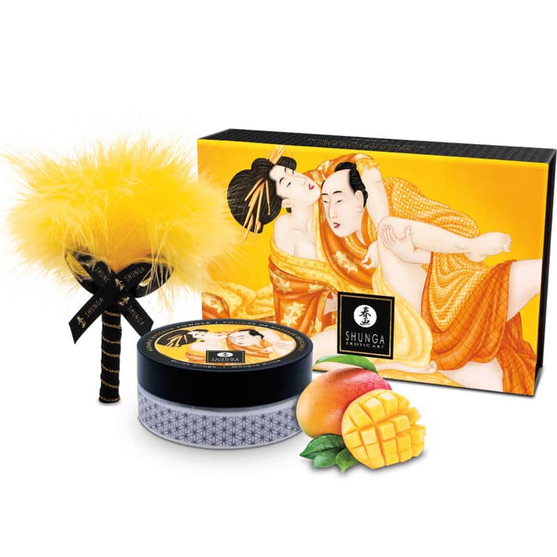 Kit de Polvos de Masaje Comestible de Shunga con sabores de mango y accesorios eróticos en color amarillo.