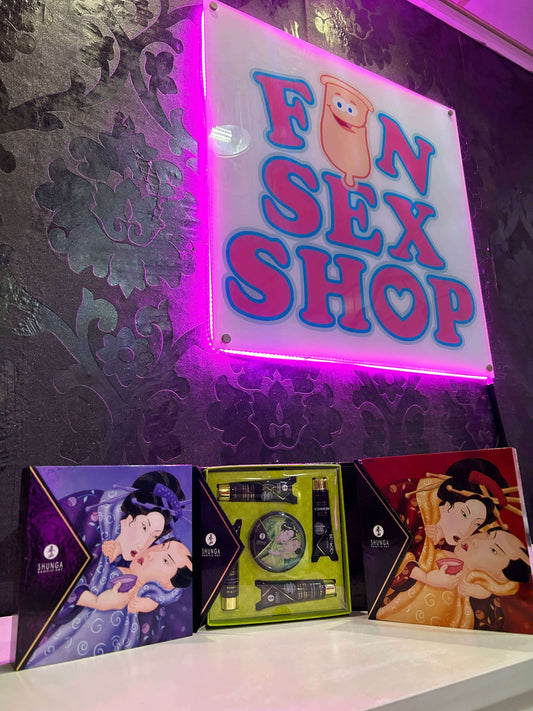 Kit sensual Geishas Secret de Shunga con aroma a fresa y cava, incluye aceites y cremas para juegos en pareja