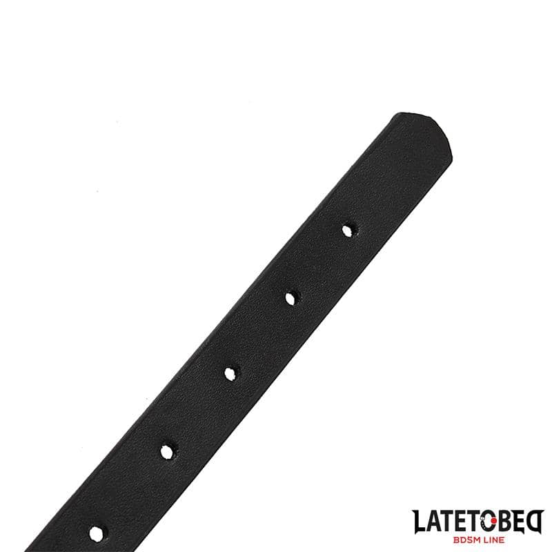 Collar ajustable negro para juegos de rol y control íntimo