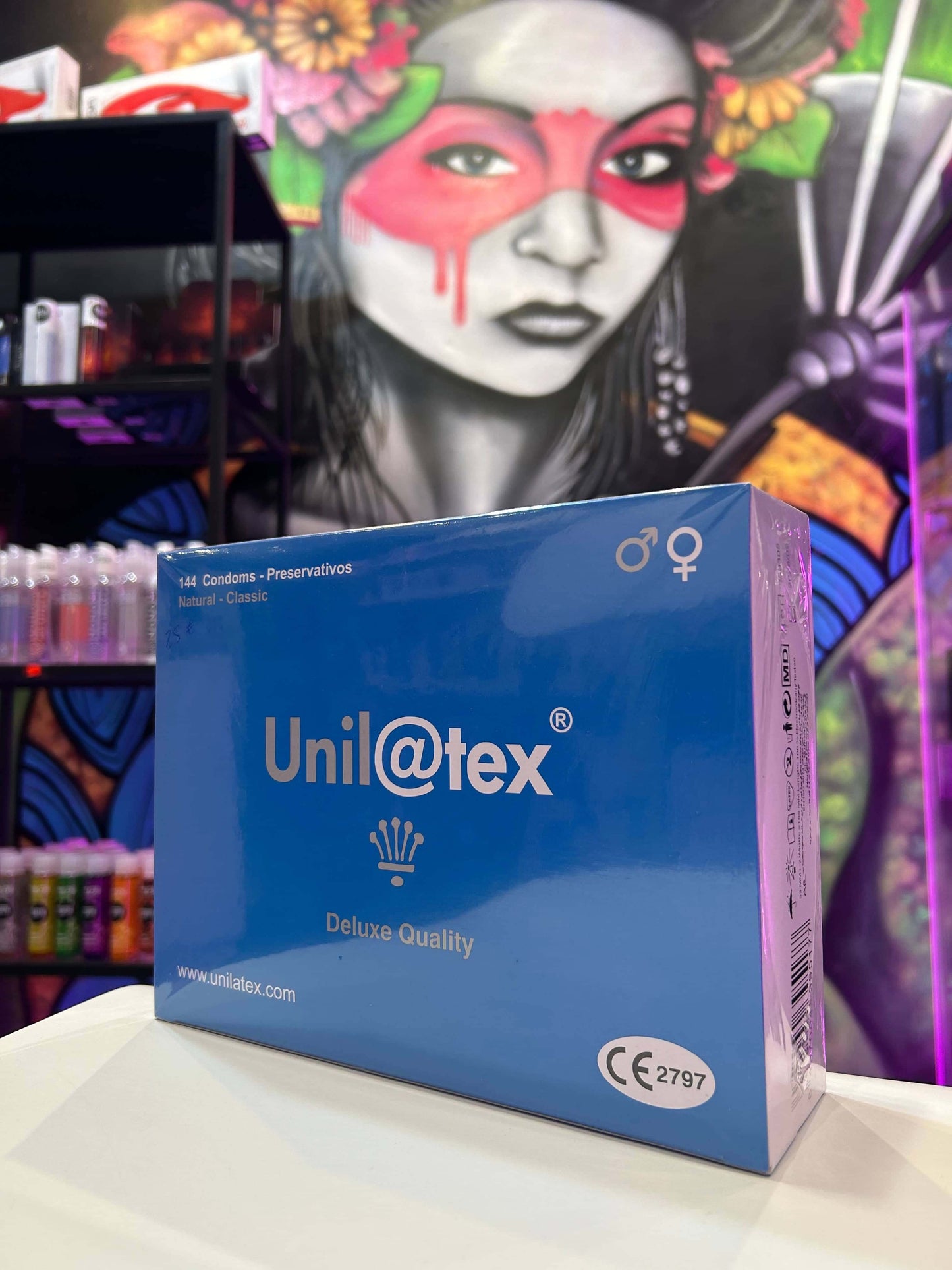 Envases de condones Unilatex Natural.